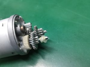 Small dc gear motor with plastic gears